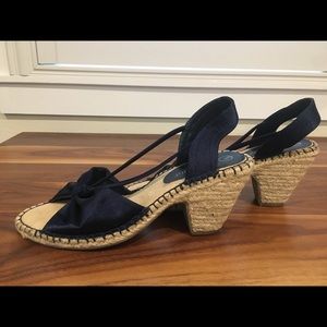 💙Bella Vita Navy Satin Fabric Heel